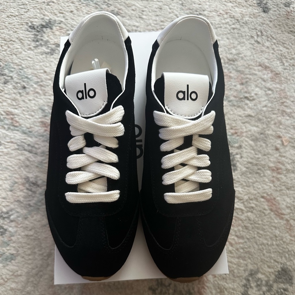 NWT Alo Yoga Sunset Sneaker